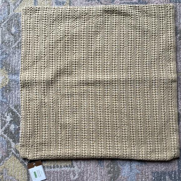 Pottery Barn 24”x24” Honeycomb Weave Design Pillow Cover - Picture 1 of 5